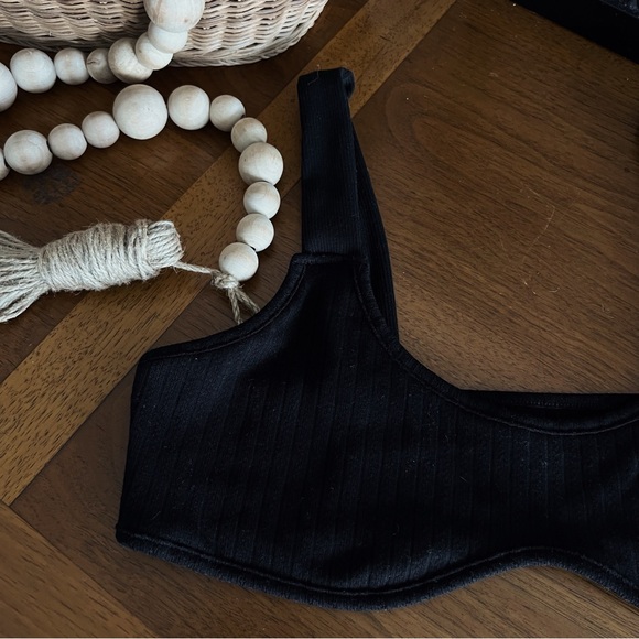 BLACK RIBBED MINI CROP TOP #0346 - Picture 3 of 5